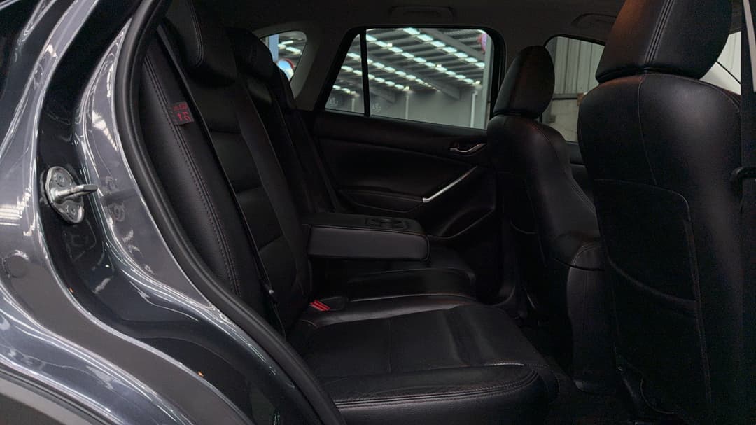 2016 Mazda CX-5 Gt (4x4), Automatic, 163477 km, Right Side Rear Door Cabin View