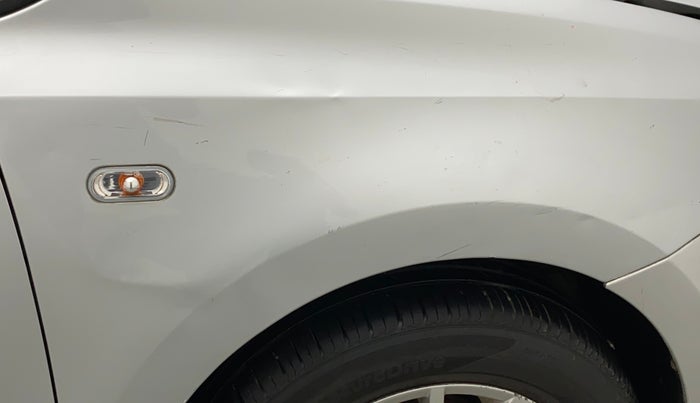 2014 Volkswagen Polo HIGHLINE1.2L, Petrol, Manual, 53,678 km, Right fender - Paint has minor damage