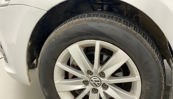 2014 Volkswagen Polo HIGHLINE1.2L, Petrol, Manual, 53,678 km, Left fender - Lining loose