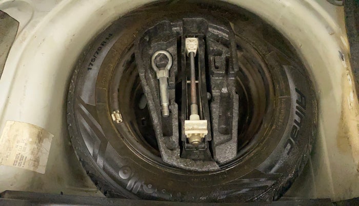 2014 Volkswagen Polo HIGHLINE1.2L, Petrol, Manual, 53,678 km, Dicky (Boot door) - Tool missing