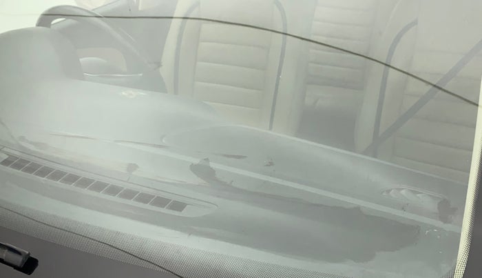 2014 Volkswagen Polo HIGHLINE1.2L, Petrol, Manual, 53,678 km, Front windshield - Minor spot on windshield