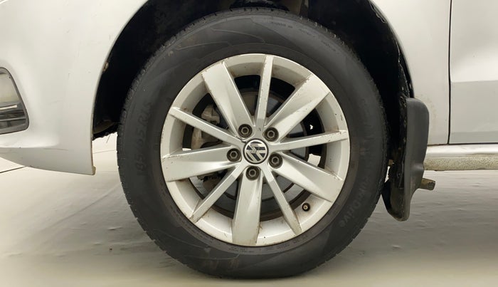 2014 Volkswagen Polo HIGHLINE1.2L, Petrol, Manual, 53,678 km, Left Front Wheel