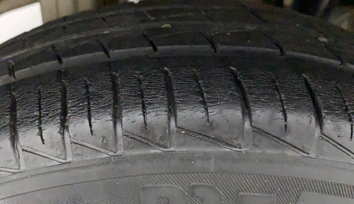 2019 Maruti Alto LXI, Petrol, Manual, 24,813 km, Right Rear Tyre Tread