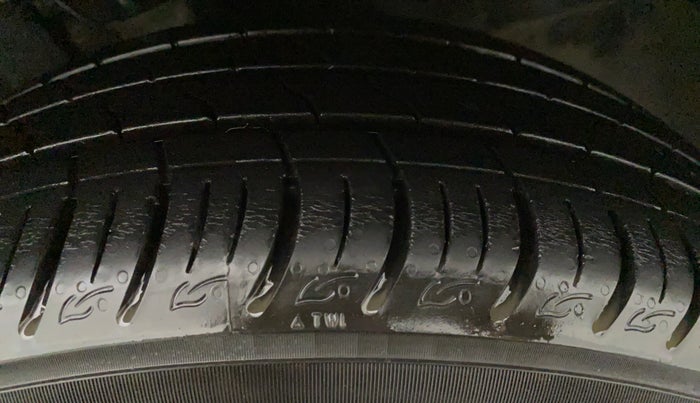 2020 Tata ALTROZ XZ PETROL, Petrol, Manual, 6,404 km, Left Front Tyre Tread