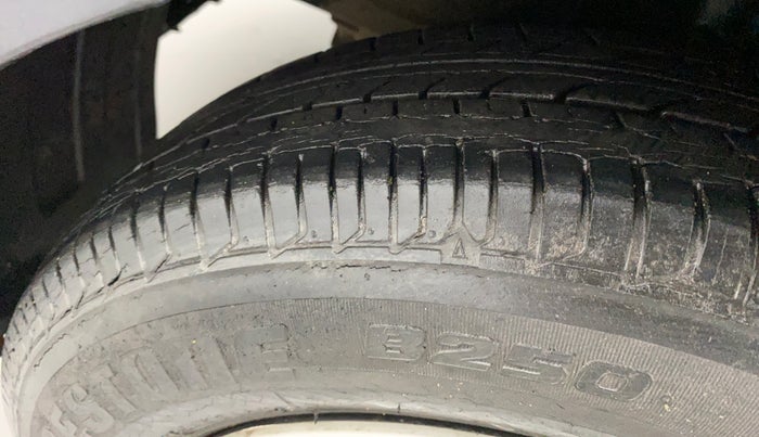2012 Hyundai i10 MAGNA 1.2, Petrol, Manual, 13,918 km, Left front tyre - Minor crack