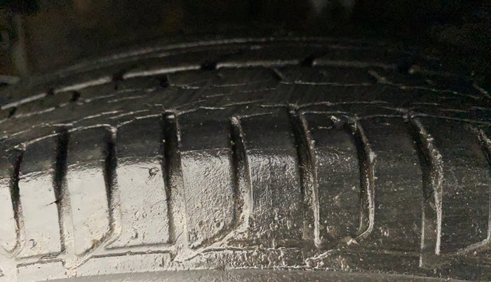 2012 Hyundai i10 MAGNA 1.2, Petrol, Manual, 13,918 km, Left Front Tyre Tread