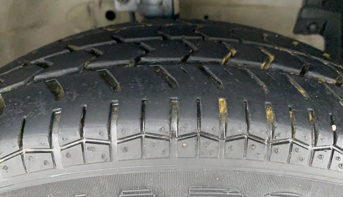 2013 Maruti Swift Dzire VXI, Petrol, Manual, 37,489 km, Right Front Tyre Tread
