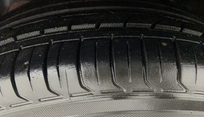 2015 Ford Figo Aspire 1.5 TITANIUM DIESEL, Diesel, Manual, 57,160 km, Left Front Tyre Tread