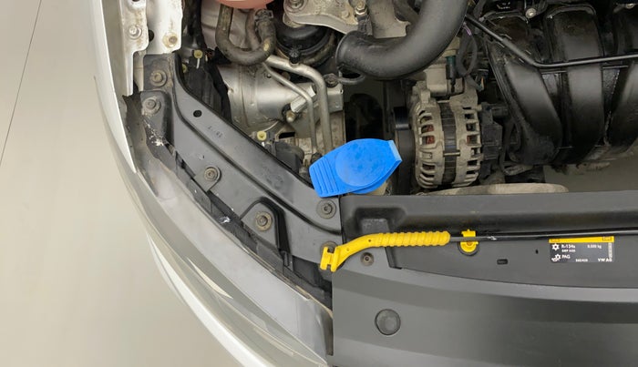 2018 Volkswagen Ameo HIGHLINE PLUS 1.0L 16 ALLOY, Petrol, Manual, 40,904 km, Right headlight - Clamp has minor damage