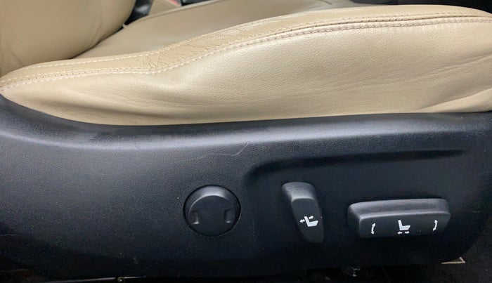 2016 Toyota Corolla Altis VL AT, Petrol, Automatic, 94,343 km, Driver Side Adjustment Panel