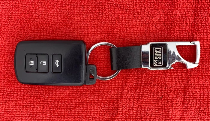 2016 Toyota Corolla Altis VL AT, Petrol, Automatic, 94,343 km, Key Close Up