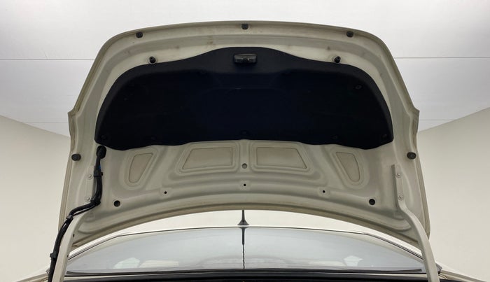 2014 Hyundai Verna FLUIDIC 1.6 SX CRDI, Diesel, Manual, 82,732 km, Boot Door Open
