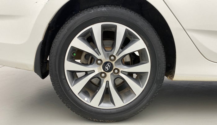2014 Hyundai Verna FLUIDIC 1.6 SX CRDI, Diesel, Manual, 82,732 km, Right Rear Wheel