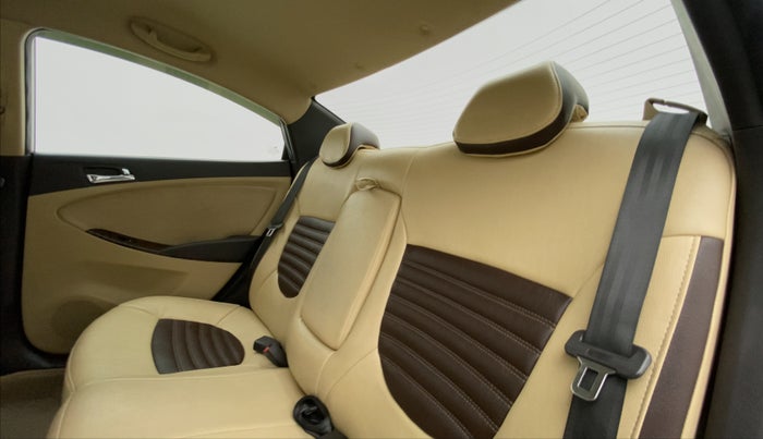 2014 Hyundai Verna FLUIDIC 1.6 SX CRDI, Diesel, Manual, 82,732 km, Right Side Rear Door Cabin
