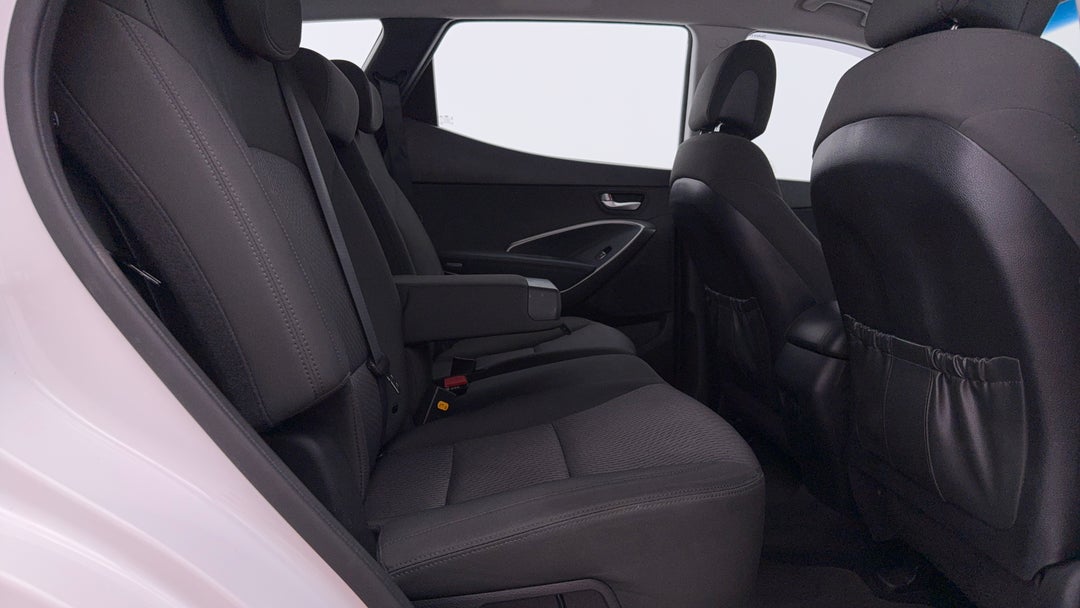 2017 Hyundai Santa Fe Active Crdi (4x4), Automatic, 122889 km, Right Side Rear Door Cabin View