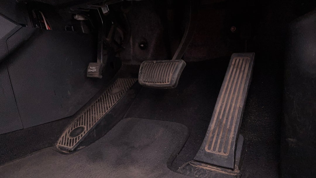 2017 Hyundai Santa Fe Active Crdi (4x4), Automatic, 122889 km, Pedals and Footmat