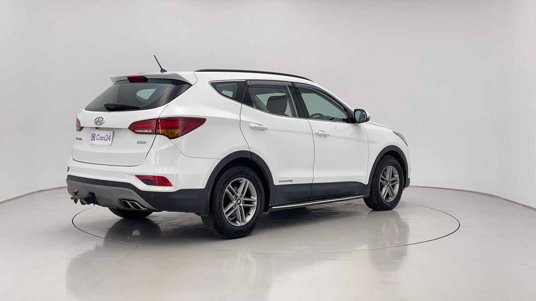 2017 Hyundai Santa Fe Active Crdi (4x4), Automatic, 122889 km, Right Back Diagonal (45- Degree) View