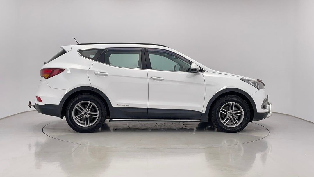 2017 Hyundai Santa Fe Active Crdi (4x4), Automatic, 122889 km, Right Side View