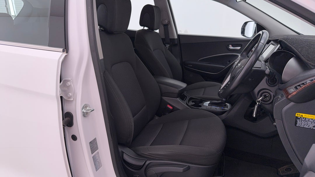 2017 Hyundai Santa Fe Active Crdi (4x4), Automatic, 122889 km, Right Side Front Door Cabin View