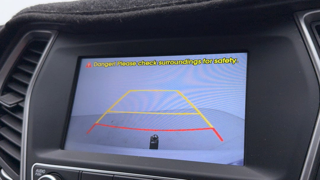 2017 Hyundai Santa Fe Active Crdi (4x4), Automatic, 122889 km, Parking Camera