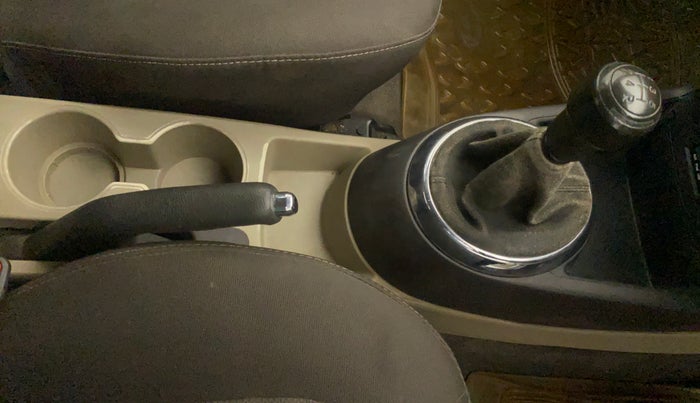 2011 Hyundai i20 ASTA 1.2, Petrol, Manual, 72,357 km, Gear Lever