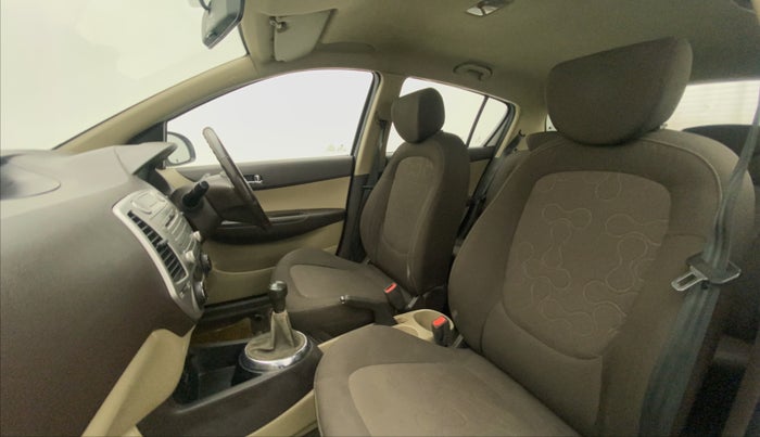 2011 Hyundai i20 ASTA 1.2, Petrol, Manual, 72,357 km, Right Side Front Door Cabin