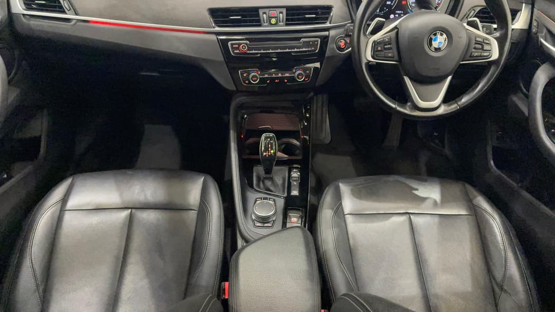 2018 BMW X1 xDrive 25i, Automatic, 68458 km, Center Console