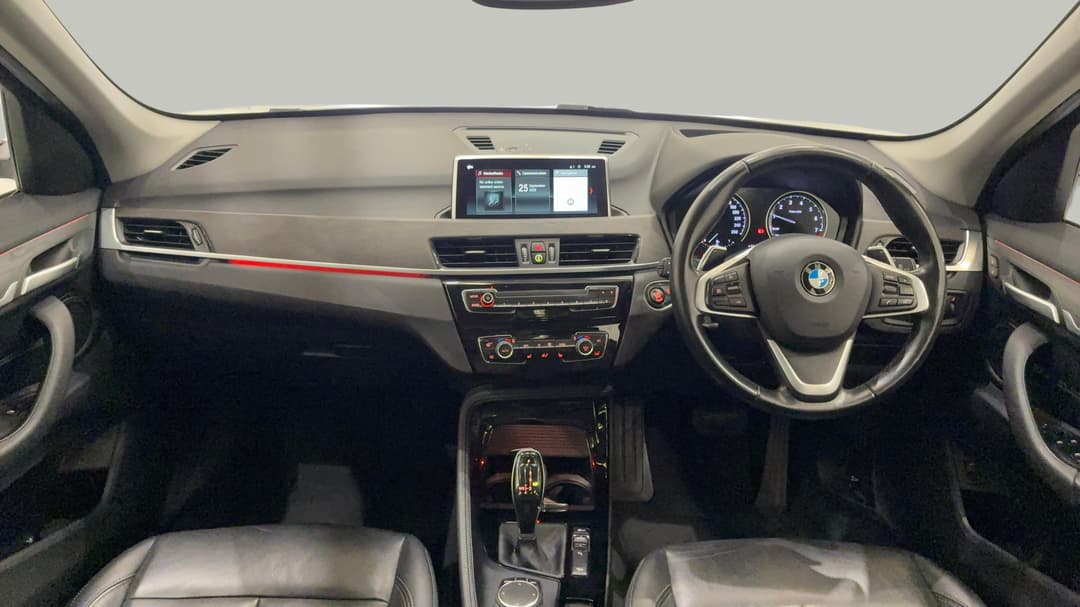 2018 BMW X1 xDrive 25i, Automatic, 68458 km, Dashboard View