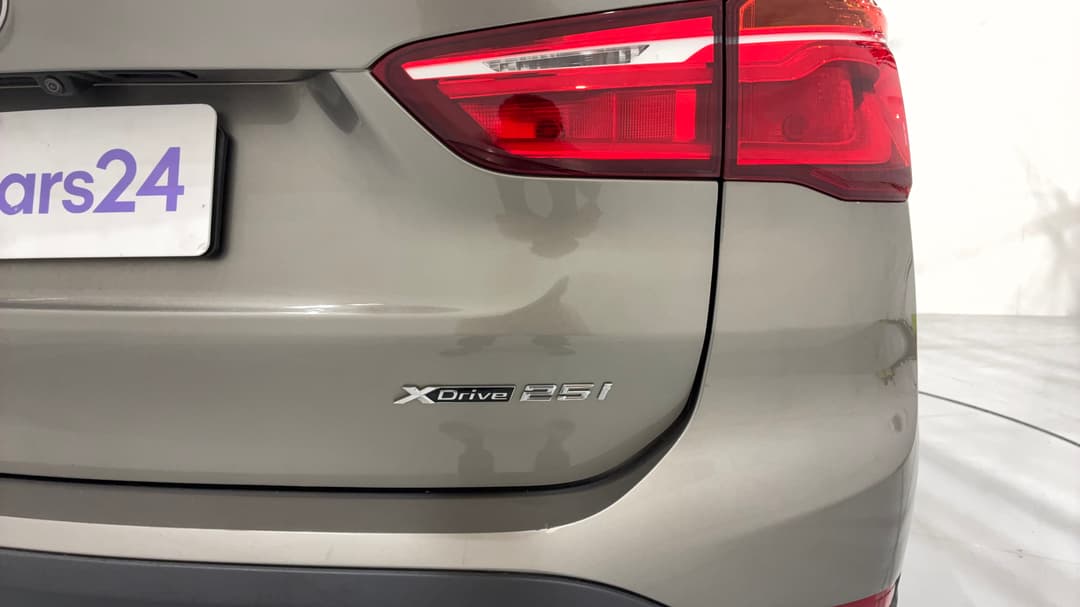 2018 BMW X1 xDrive 25i, Automatic, 68458 km, Badge (Boot Right Side)