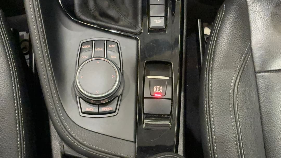 2018 BMW X1 xDrive 25i, Automatic, 68458 km, Handbrake
