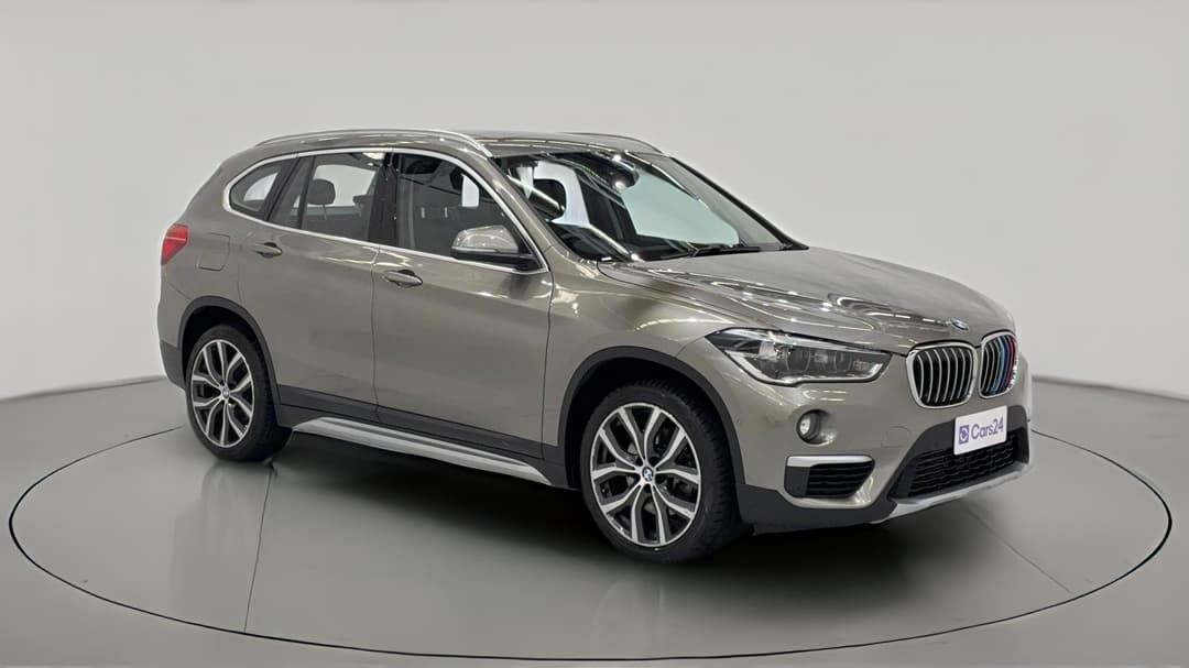 2018 BMW X1 xDrive 25i, Automatic, 68458 km, Right Front Diagonal (45- Degree) View