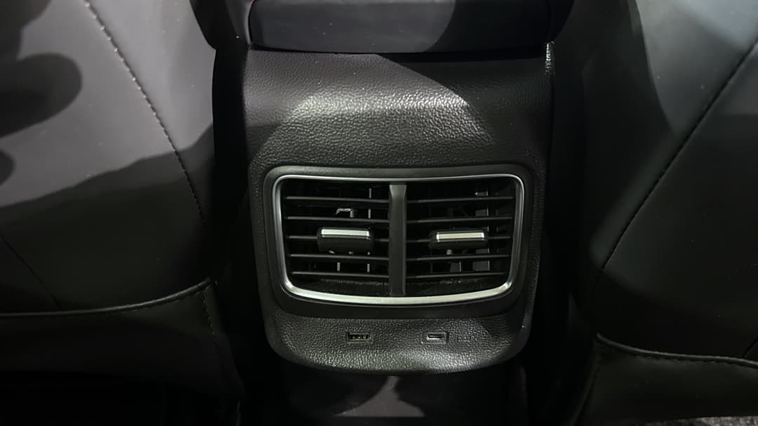 2022 MG ZS EV Essence, Automatic, 23763 km, Rear A/C Vent
