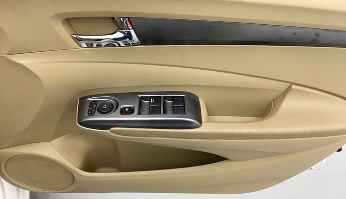 2013 Honda City V MT PETROL, Petrol, Manual, 35,234 km, Driver Side Door Panels Control