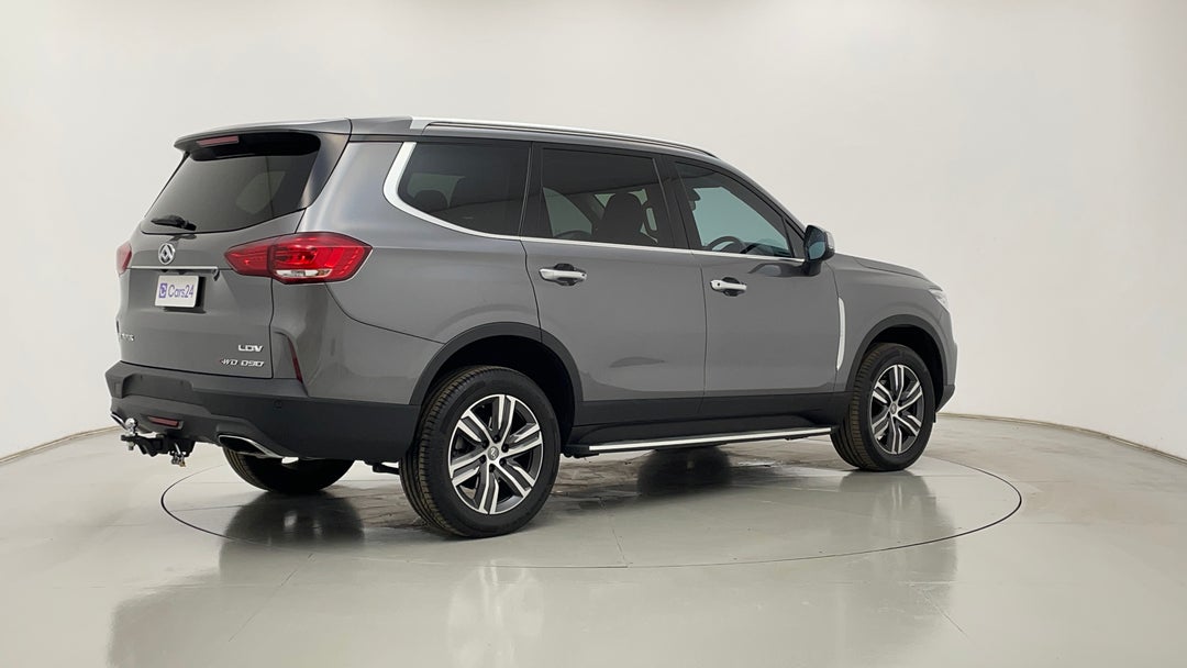 Right Back Diagonal (45- Degree) View