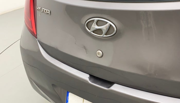2012 Hyundai Eon MAGNA +, Petrol, Manual, 1,43,170 km, Dicky (Boot door) - Minor scratches