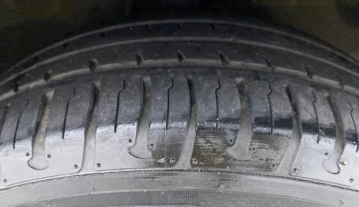 2014 Maruti Ritz ZDI, Diesel, Manual, 59,630 km, Right Front Tyre Tread