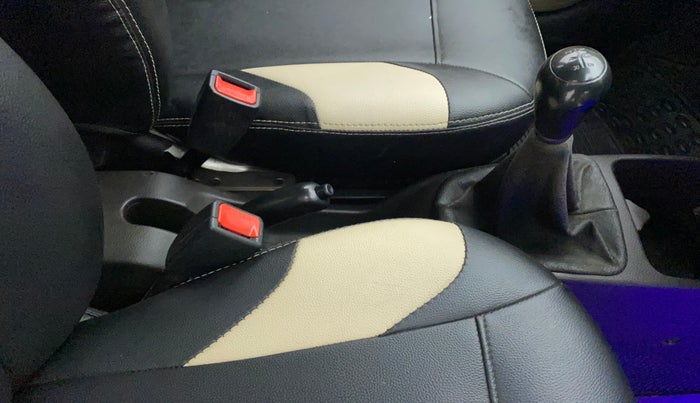 2015 Hyundai Eon ERA +, Petrol, Manual, 98,204 km, Gear Lever