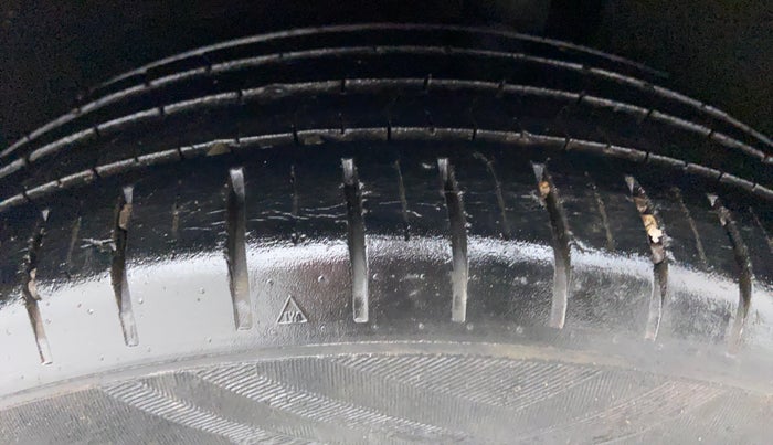 2015 Maruti Baleno ZETA DDIS 190, Diesel, Manual, 48,083 km, Left Rear Tyre Tread