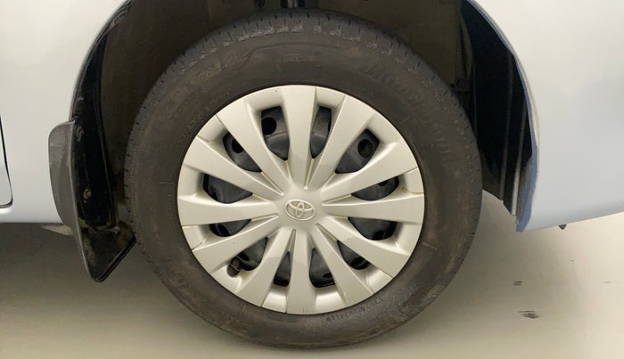 2011 Toyota Etios G, Petrol, Manual, 39,136 km, Right Front Wheel