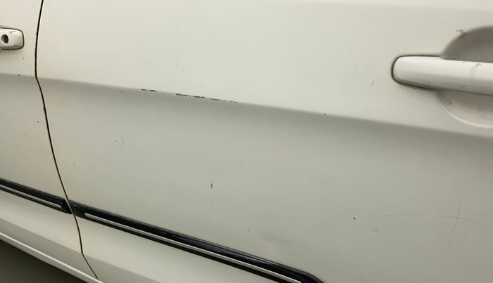 2015 Maruti Celerio VXI AMT, CNG, Automatic, 96,295 km, Rear left door - Minor scratches