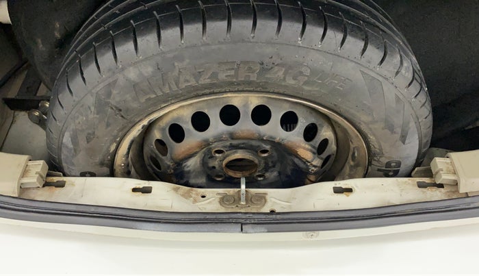 2015 Maruti Celerio VXI AMT, CNG, Automatic, 96,295 km, Dicky (Boot door) - Trim lock has minor damage