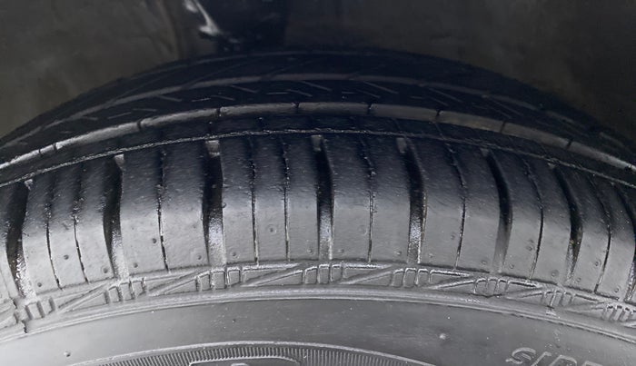 2011 Hyundai i10 ERA 1.1 IRDE, Petrol, Manual, 41,444 km, Left Front Tyre Tread