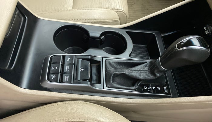 2018 Hyundai Tucson New GLS 4WD AT DIESEL, Diesel, Automatic, 76,565 km, Gear Lever