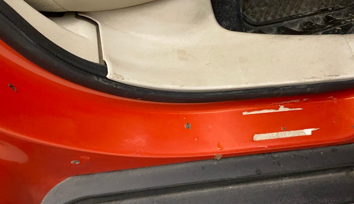 2019 Mahindra XUV300 W8 (O) 1.2 PETROL, Petrol, Manual, 58,483 km, Right running board - Paint has minor damage