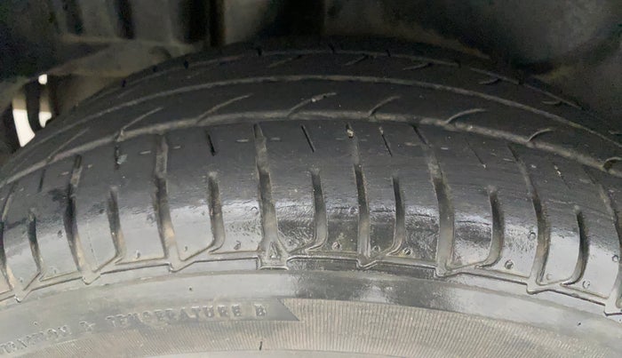 2014 Maruti Swift Dzire VDI, Diesel, Manual, 90,055 km, Right Rear Tyre Tread