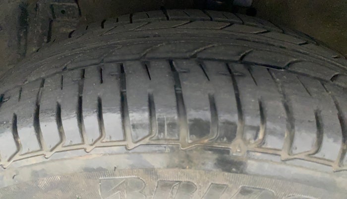 2014 Maruti Swift Dzire VDI, Diesel, Manual, 90,055 km, Left Front Tyre Tread