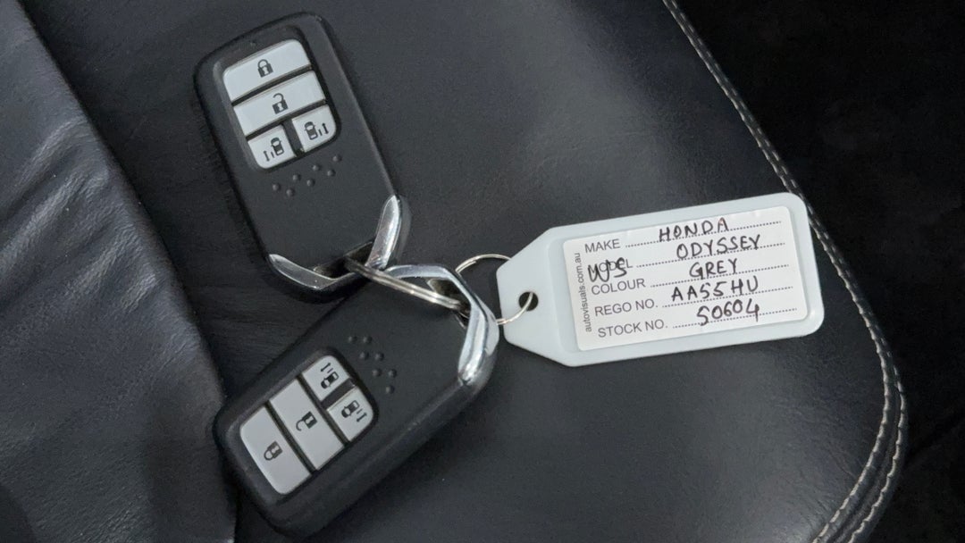 2014 Honda Odyssey Vti-l, Automatic, 44418 km, Key Close-up