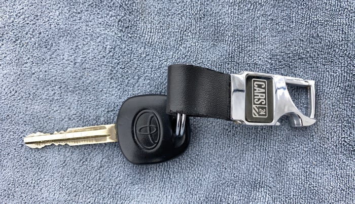 2017 Toyota Etios GX, Petrol, Manual, 25,915 km, Key Close Up