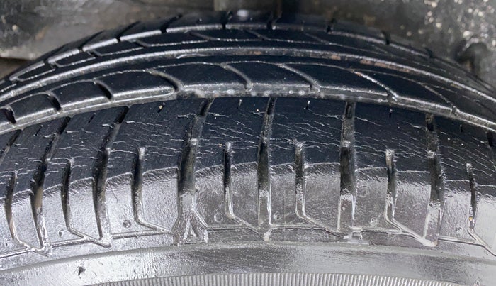 2017 Toyota Etios GX, Petrol, Manual, 25,915 km, Right Rear Tyre Tread