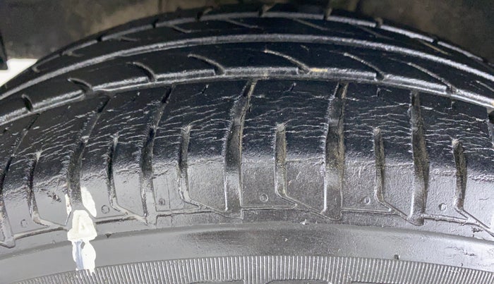 2017 Toyota Etios GX, Petrol, Manual, 25,915 km, Left Front Tyre Tread